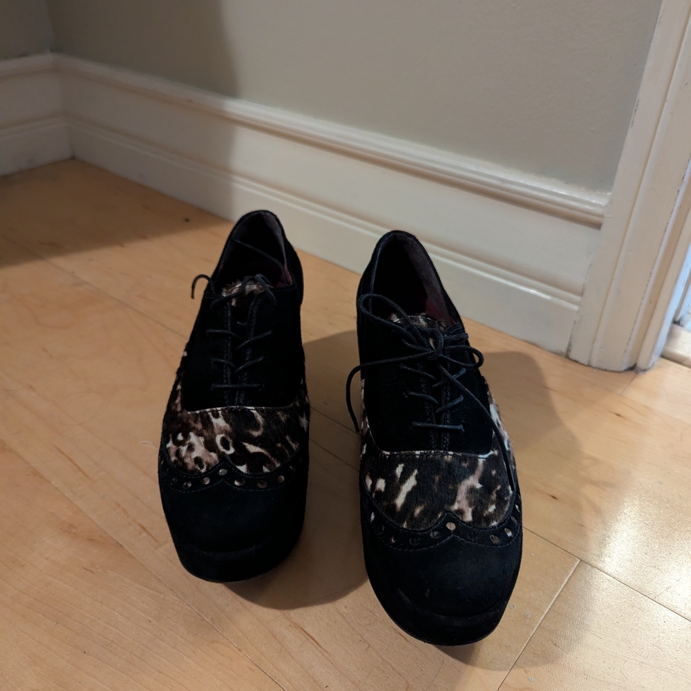 Stuart Weitzman Black and Animal Print Platform Shoes - Picture 5 of 8